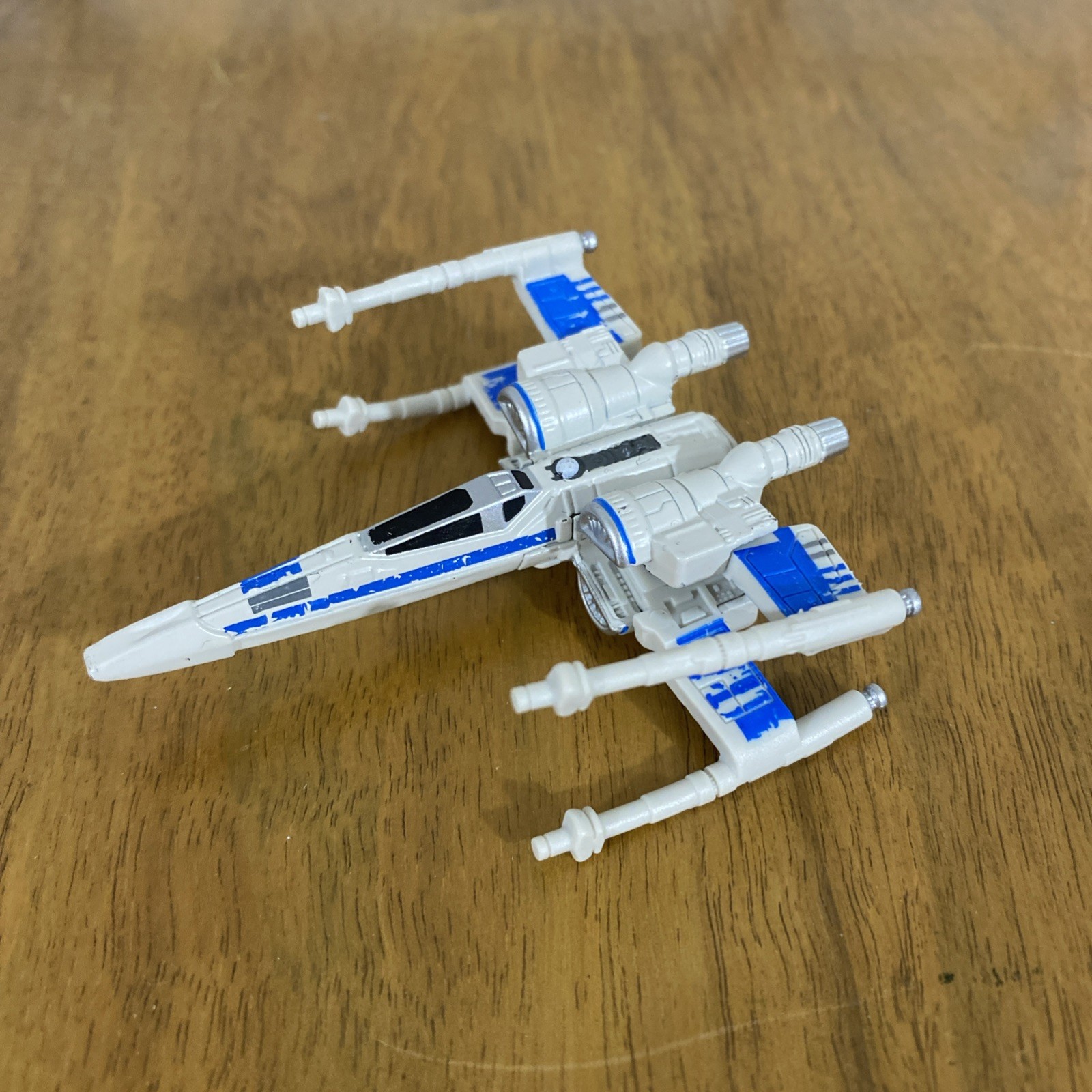 🔥RESISTANCE X-WING FIGHTER Star Wars Hot Wheels Starships Mattel no stand 🔥