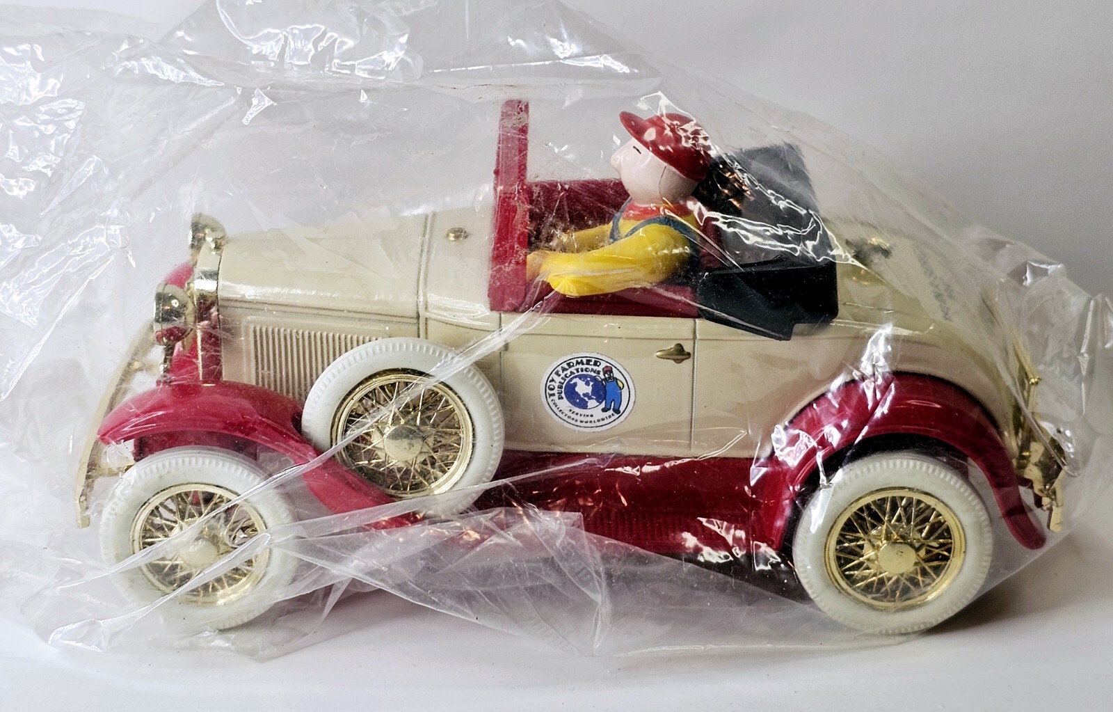 Spec-Cast Model A Roadster Fprd Bank 1992 Toy Farmer Zeke #1532 1/25 Scale NIB