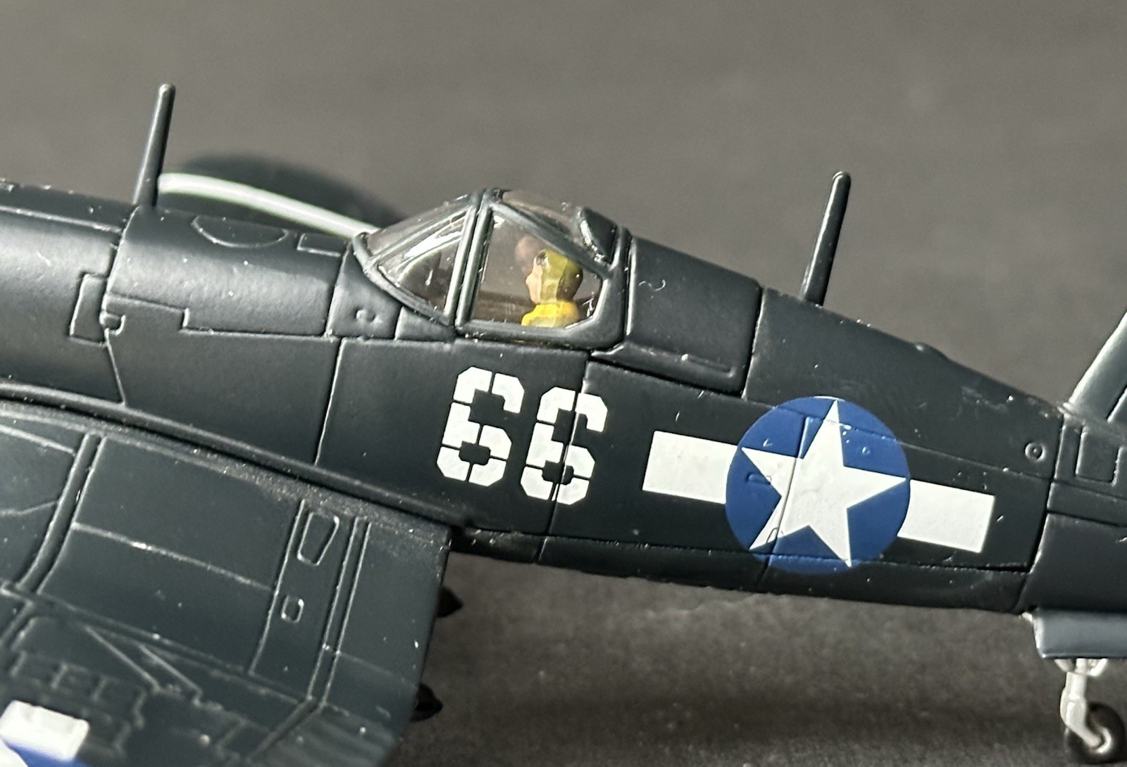 Corgi 1:72 WWII US Navy F4U-1D Corsair Fighter Plane VF-10 USS Intrepid Diecast