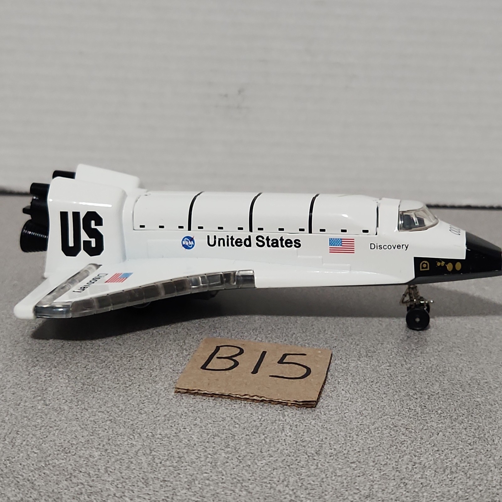 NASA Space Shuttle Discovery Toy Model – Die-Cast Metal Pull-Back Action ~ Read