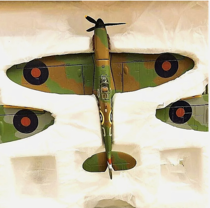 Corgi 1:72 70 Years of the Spitfire Johnnie Johnson’s 3 Spitfire Set No. AA99189