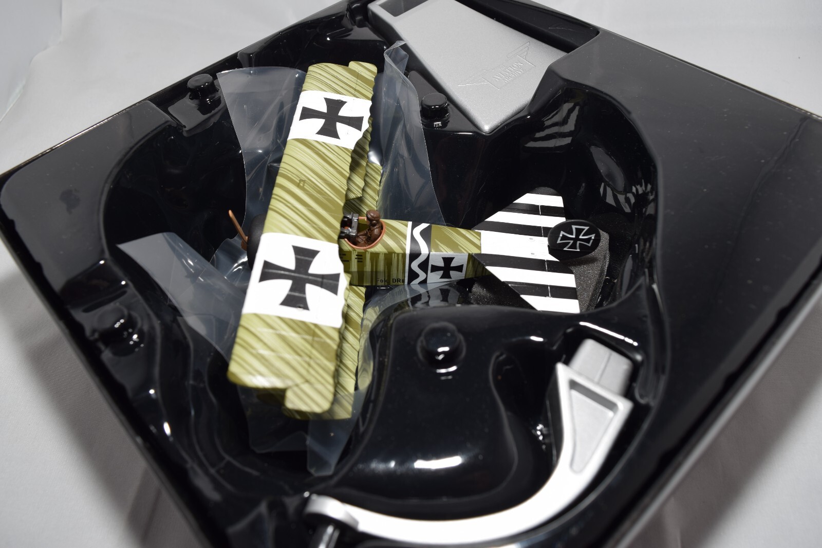 CORGI AVIATION ARCHIVE AA38303 FOKKER DR.1 JOHANNES JANZEN 1918 1:48 LTD ED