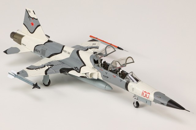 Hobby Master 1/72 F-5F Tiger II Red 100 Franken Tiger USN VFC-111 Sun Downers