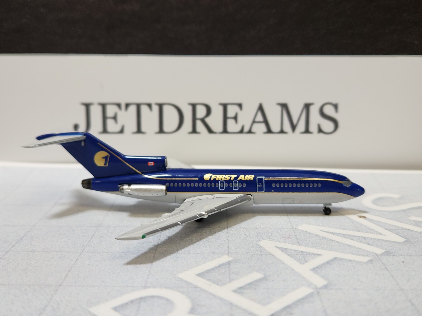1/400 FIRST AIR BOEING 727-100 / 100C COMBI 1980’S COLORS C-FPXD AEROCLASSICS