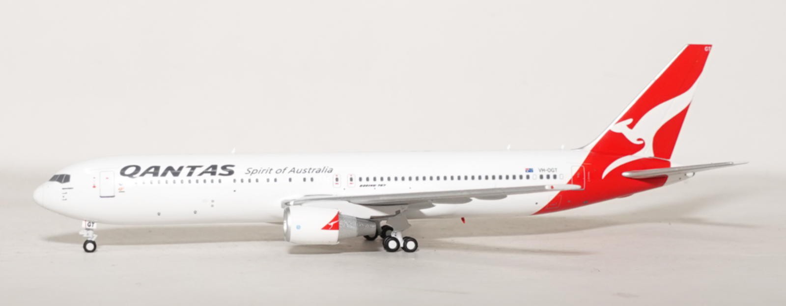 1:400 Panda Models Qantas Airways B 767-300 VH-OGT 92682 PM-62518 Airplane Model