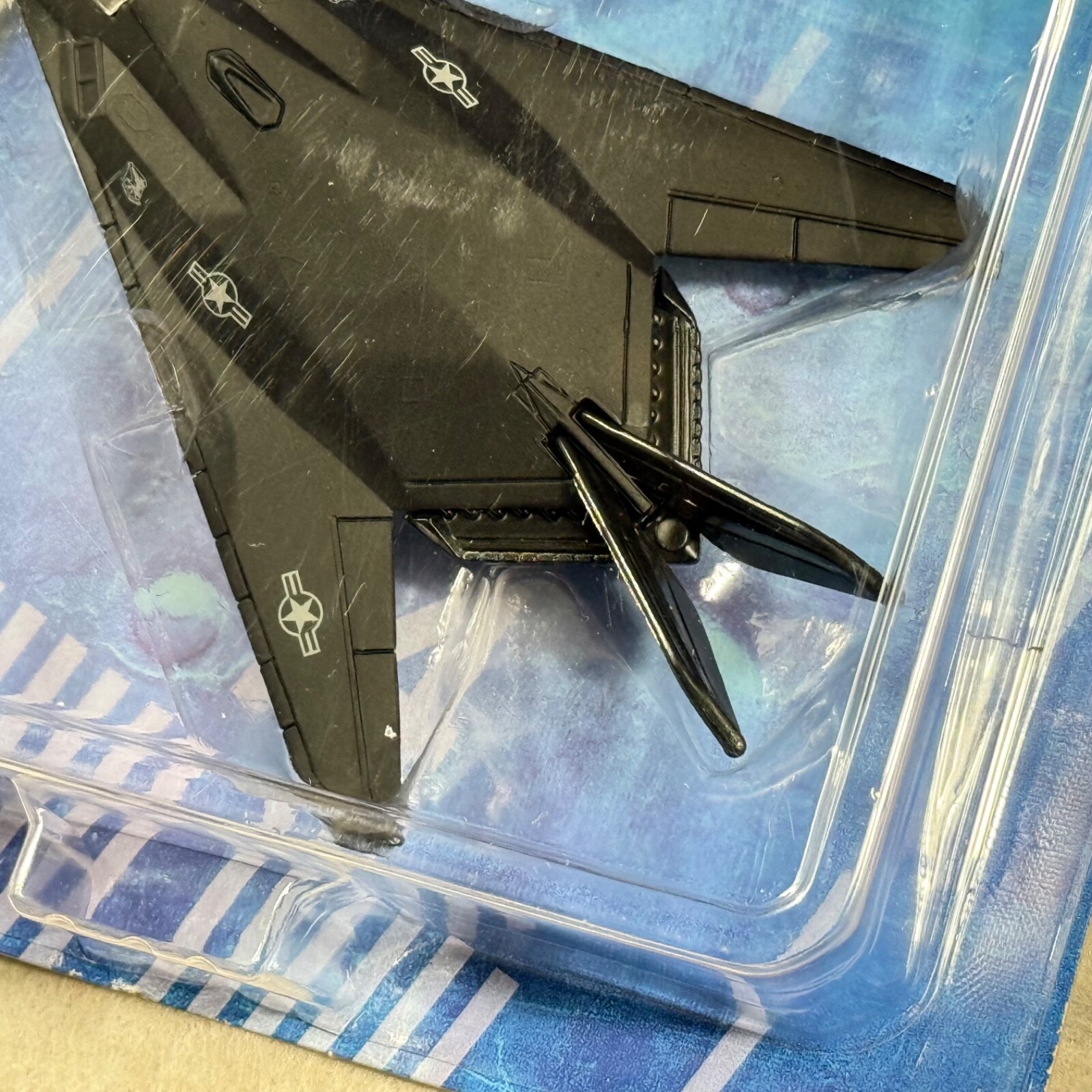 2018 Maisto F-117 Nighthawk Stealth Jet Diecast 1:87 Tailwinds Model