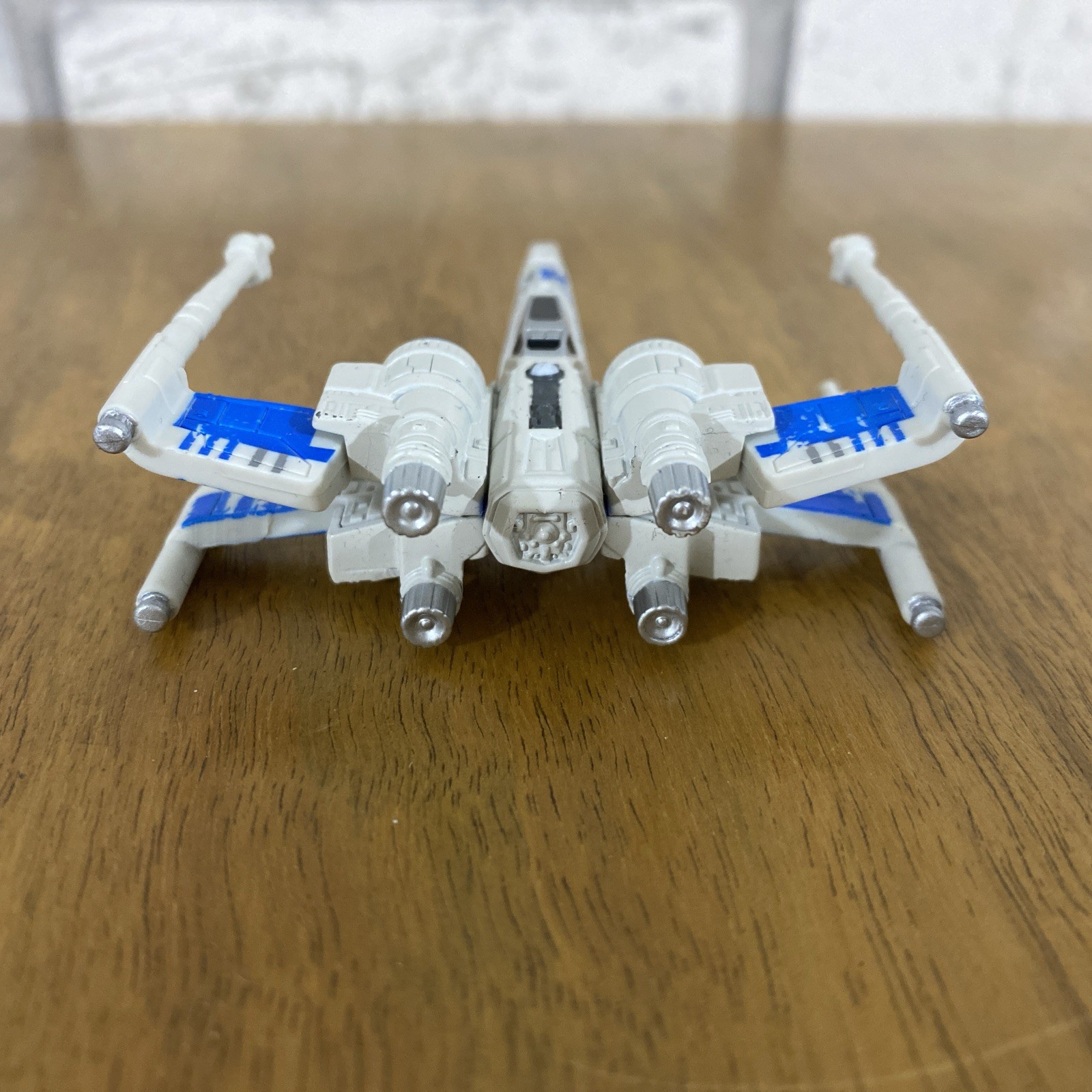🔥RESISTANCE X-WING FIGHTER Star Wars Hot Wheels Starships Mattel no stand 🔥