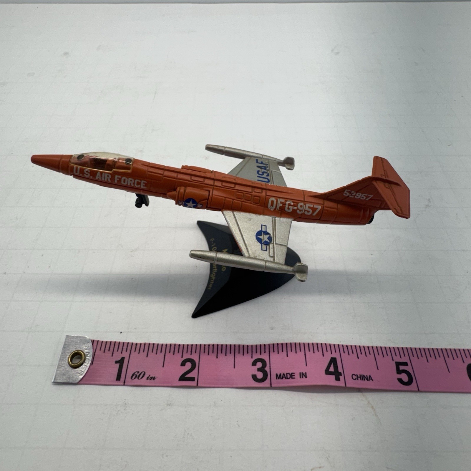 Maisto Tailwinds F-104 Starfighter U.S. Air Force With Stand QFG-957 USAF