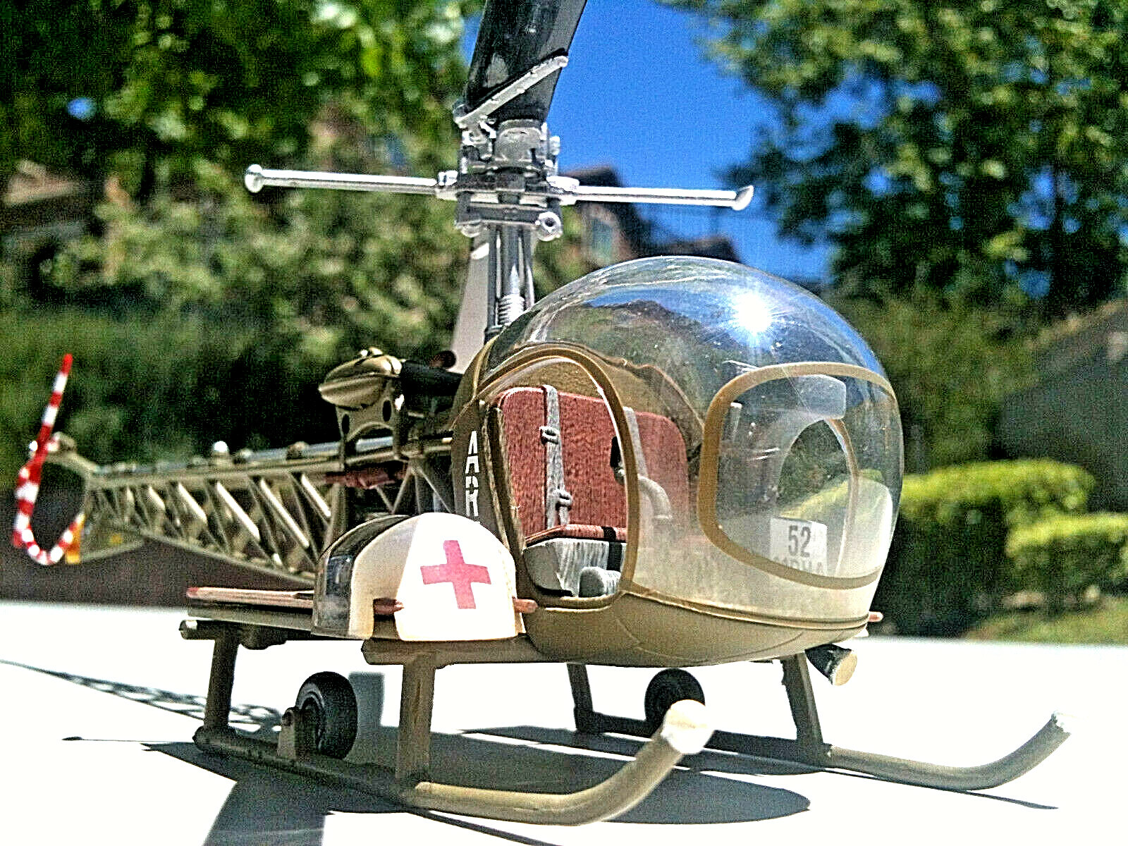 Corgi Bell H-13 Sioux US Army M.A.S.H Helicopter Korea 1951 Die-cast 1:48 Scale