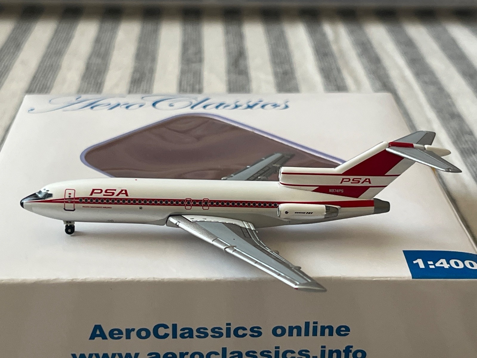 Aero Classics 1:400 PSA Airline B 727-100 N974PS