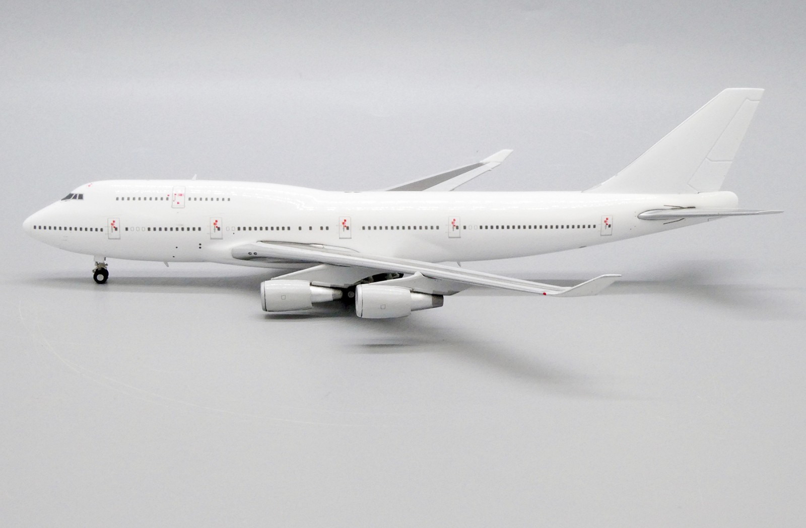 JC Wings 1:400 Blank Model Boeing B747-400 “GE CF6 – Flaps Up” Diecast Model