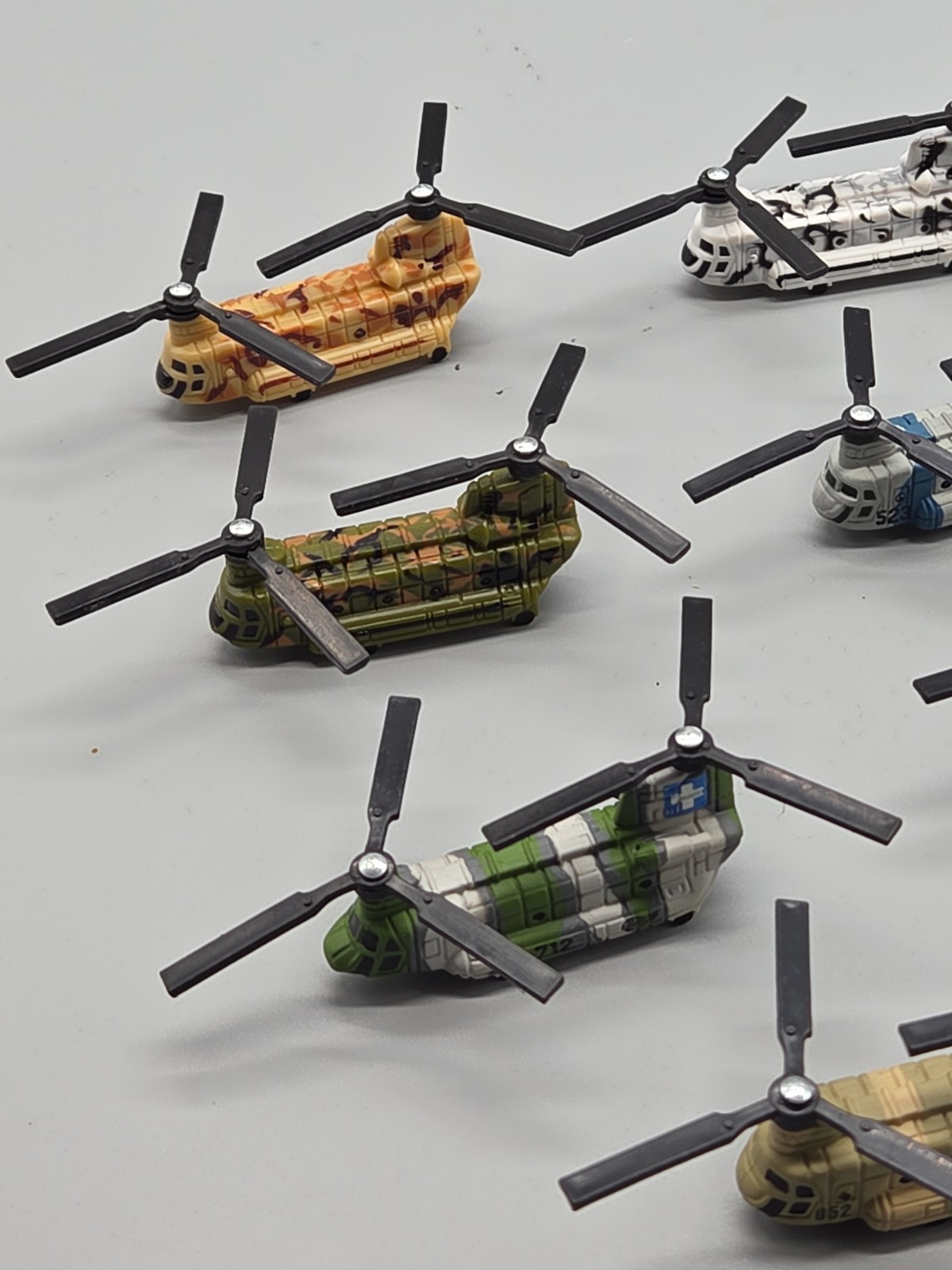 Hot Wheels Planet Micro CH-47 Chinook Transport Helicopter Military Lot Of 7