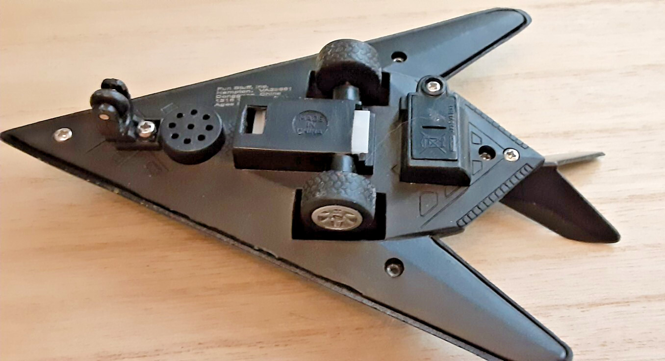 Lockheed F 117 Nighthawk stealth fighter. 6″lx4″w ,diecast plane .