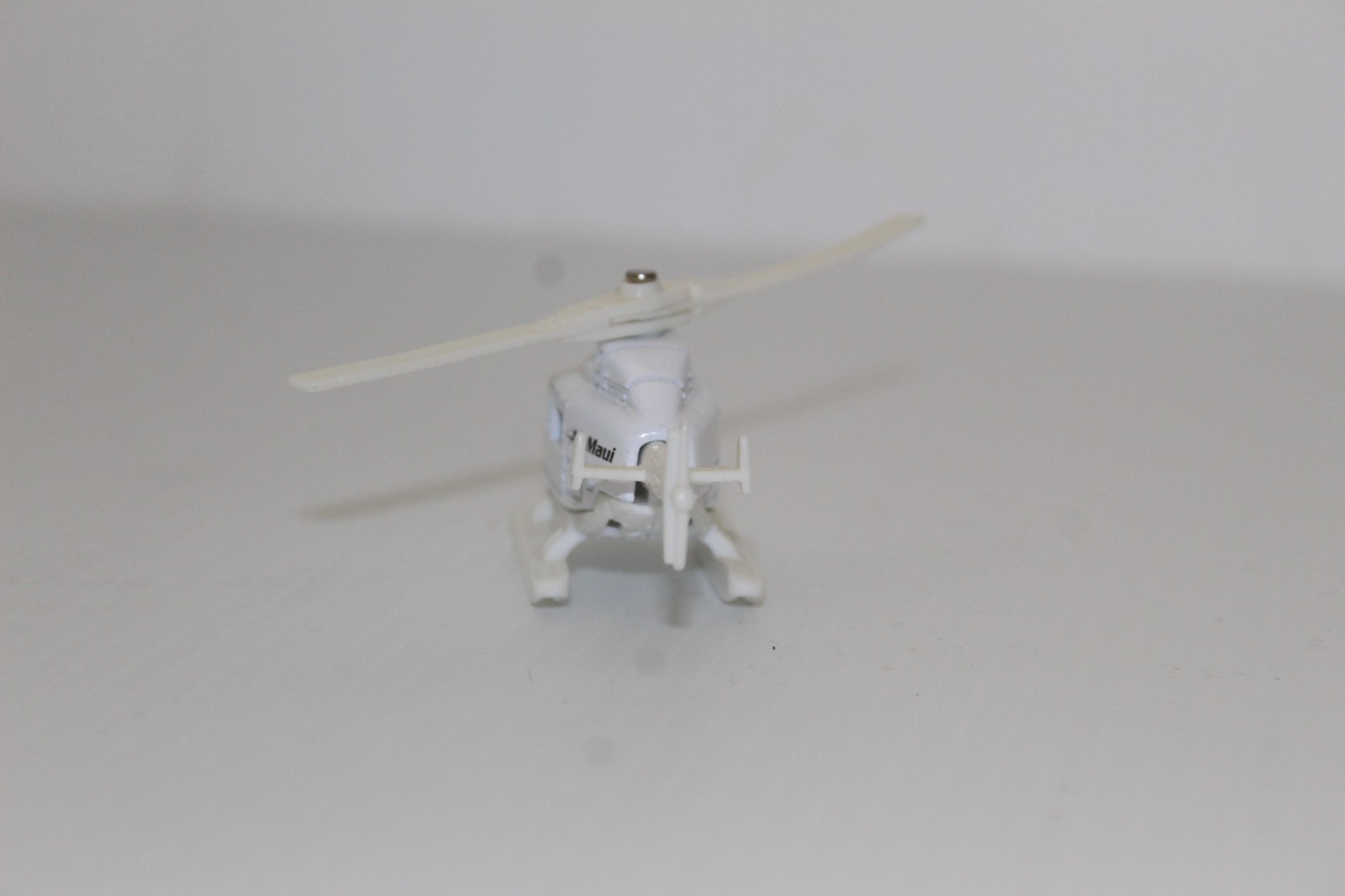 Matchbox 2014 Air Maui White Helicopter One Blade