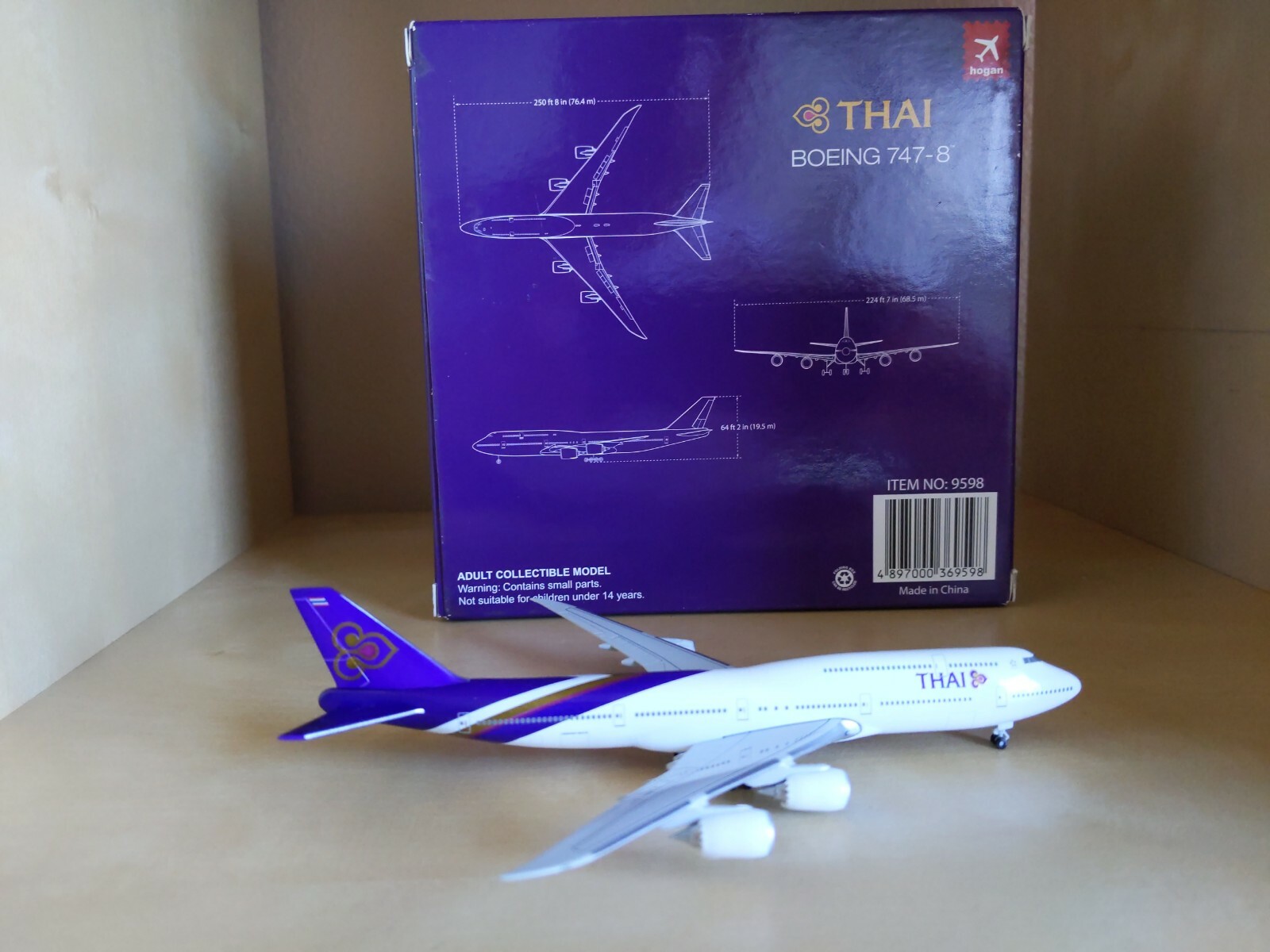 Thai Airways Boeing 747-800 1:500 Scale Model By Hogan