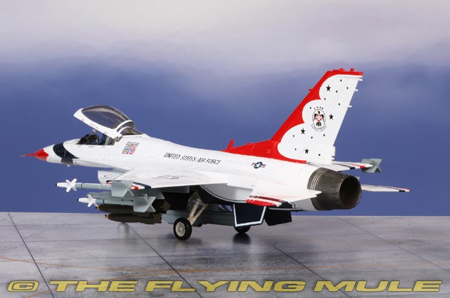 Hobby Master 1:72 F-16C Fighting Falcon USAF Thunderbirds Warbird