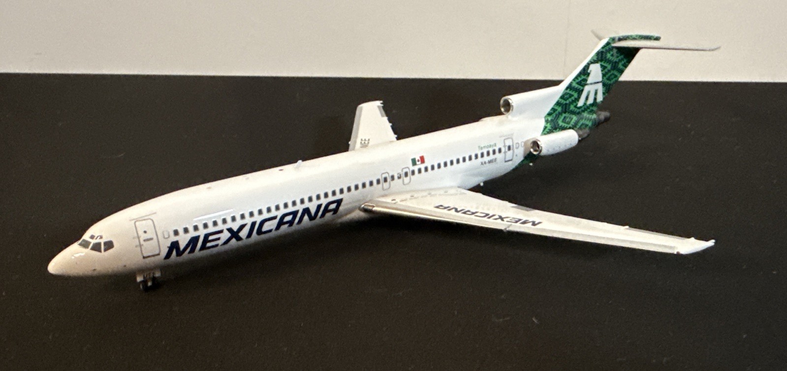 Rare Jet-X JET-L007 Boeing 727-200 Mexicana XA-MEE Diecast Model Plane 1/200