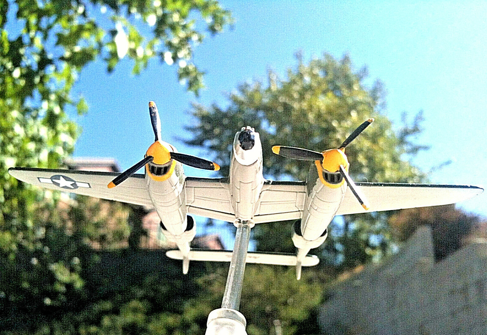 Corgi P-38J Lightning USAF 20th FG, “Gentle Annie”, Harold Rau, 1944 1:147 scale