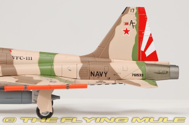 Hobby Master 1:72 F-5N Tiger II USN VFC-111 Sun Downers Red 117