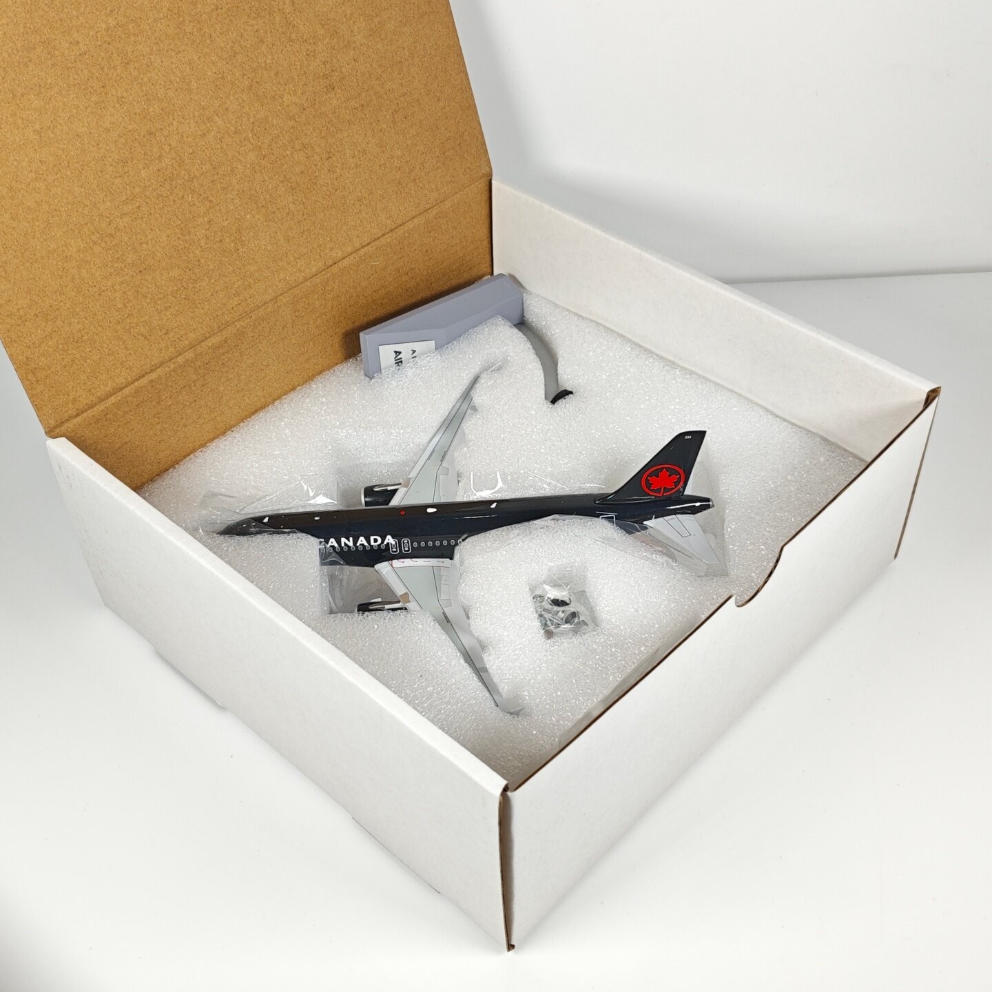 B-Models B-320-AC-MSX 1:200 Air Canada A320 C-FMSX Alloy Model