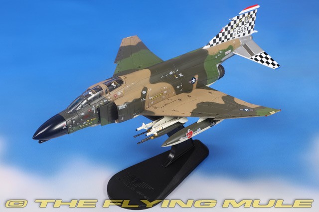 Hobby Master 1:72 F-4C Phantom II USAF 57th FIS #63-7666