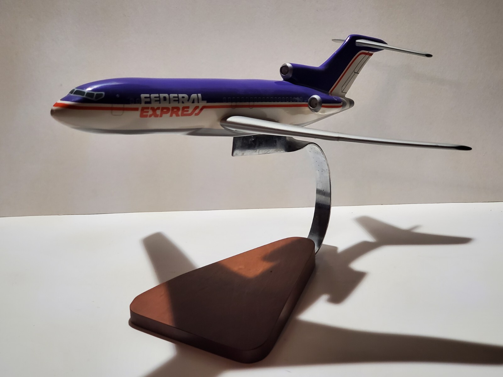 1980’s Federal Express Boeing 727-200F 1:100 Scale Fed Ex Wood Model Plane