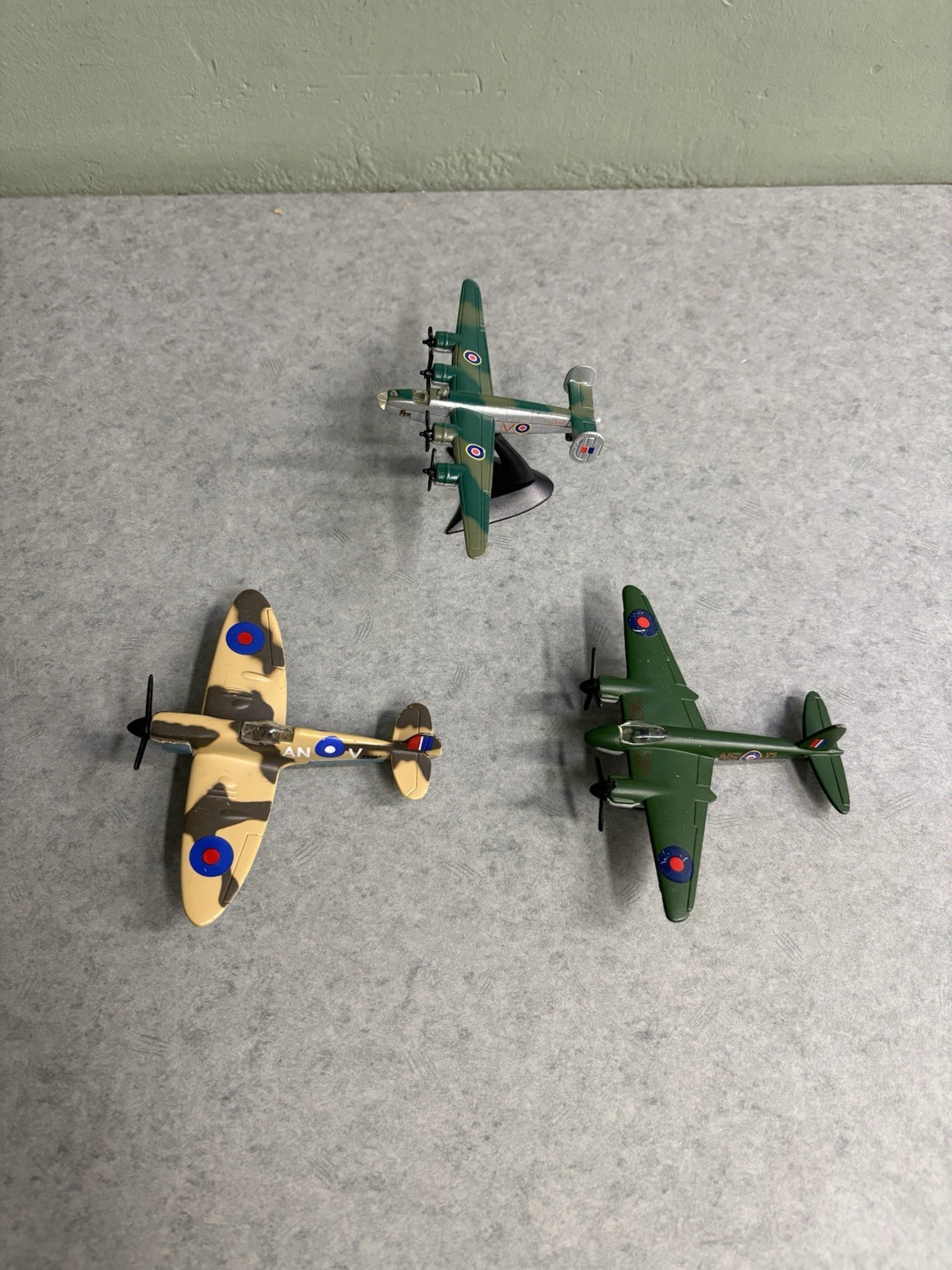 Maisto Tailwinds Diecast WW2 RAF Aircraft Lot of 3