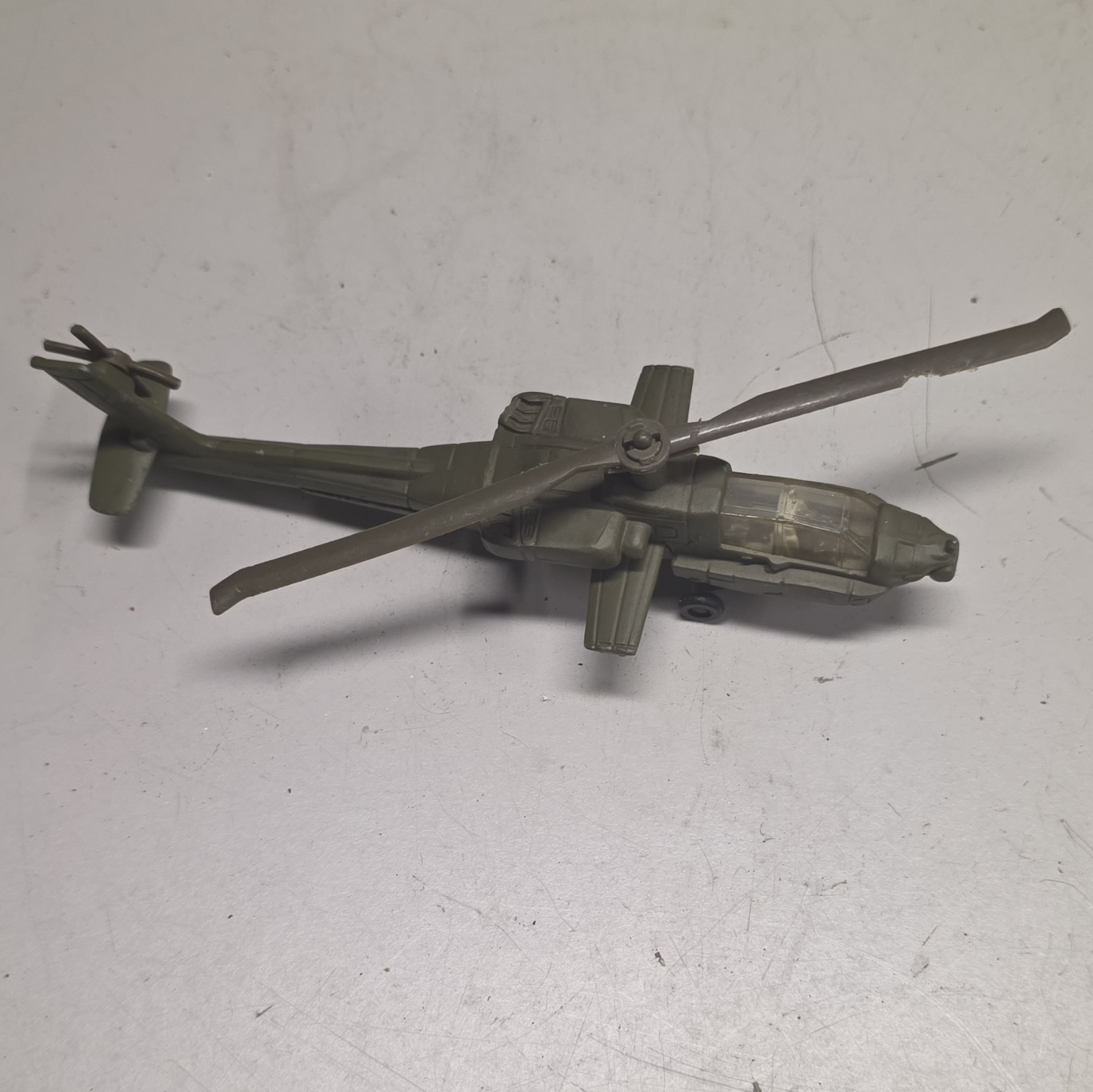 Ertl 1:100 Boeing AH-64 Apache Military Helicopter Diecast Green 1541C