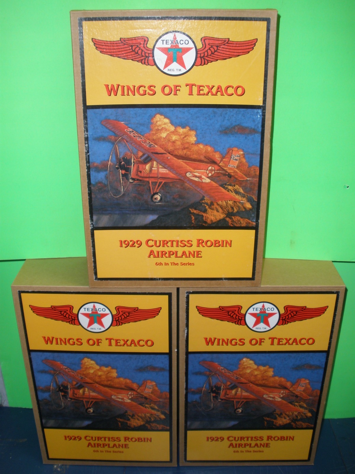1998 WINGS OF TEXACO 1929 Curtiss Robin J-1 #6 Airplane ( MINT IN BOX)