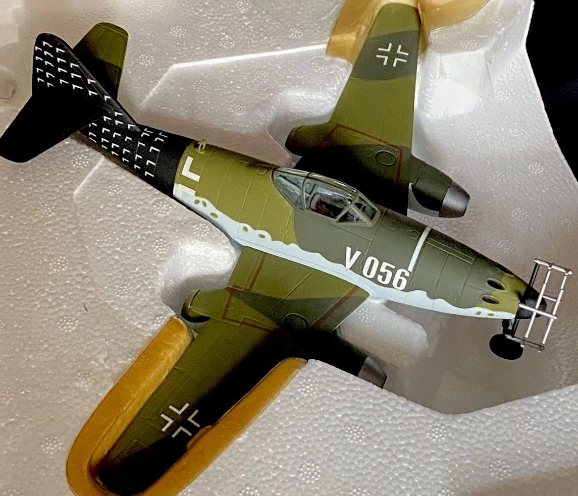 Franklin Mint B11E074 Me262 V056 ‘Mosquito Killer’ Kurt Welter Luftwaffe Testing