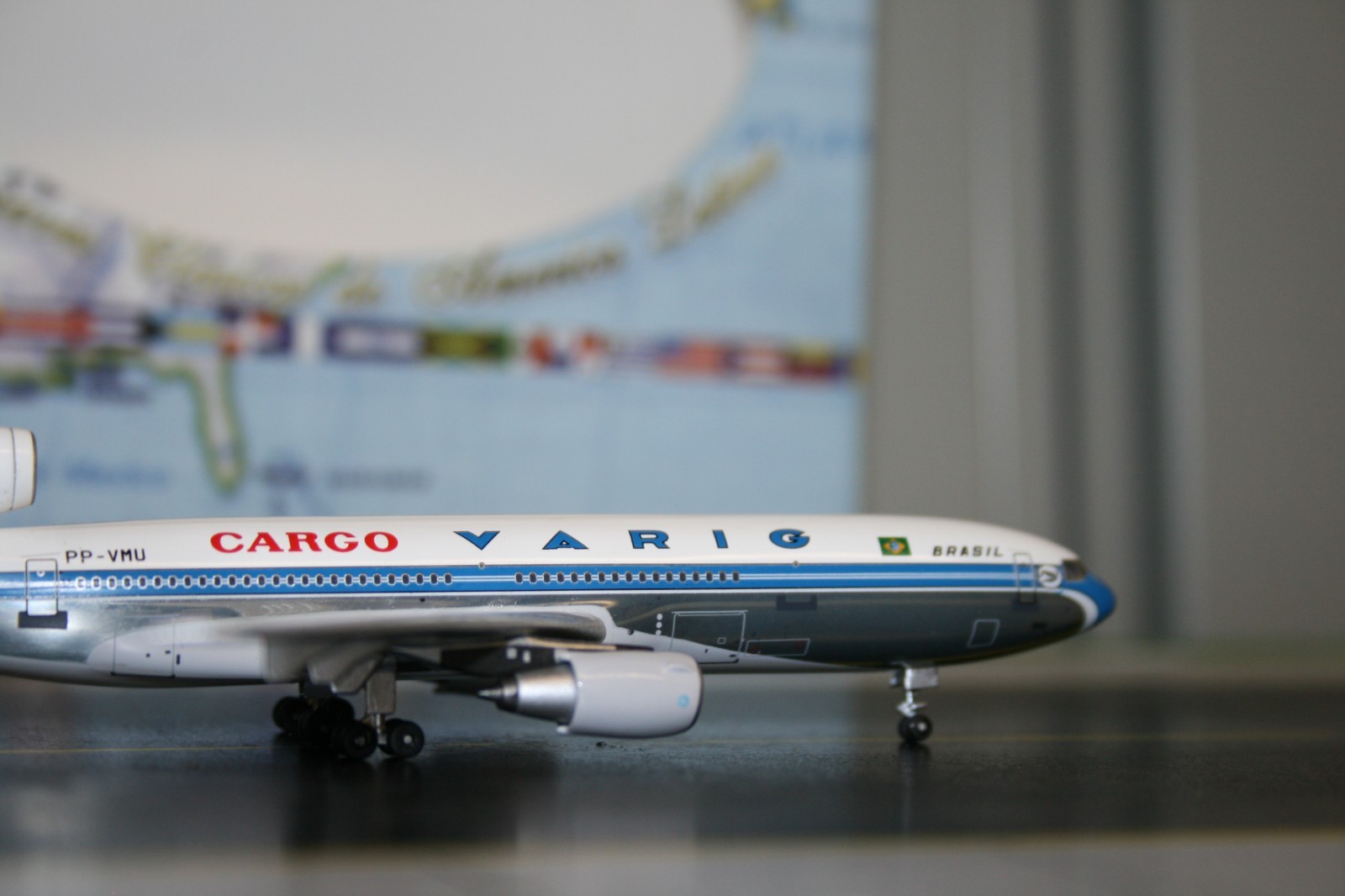 Aeroclassics 1:400 Varig Cargo McDonnell Douglas DC-10-30 PP-VMU Model Plane