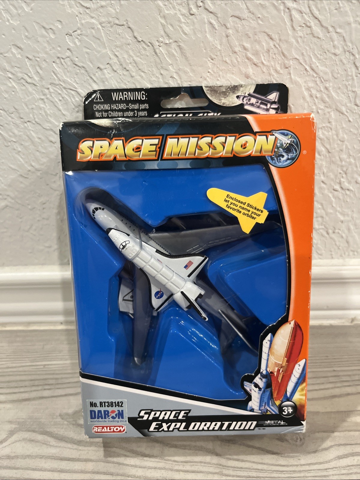 Boeing 747 Shuttle Carrier Orbiter Space Adventur NASA Diecast Daron RT38142 NEW