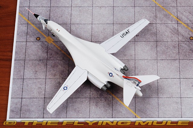 Dragon Models 1:400 B-1A Lancer USAF #74-0159 Low-Speed Configuration
