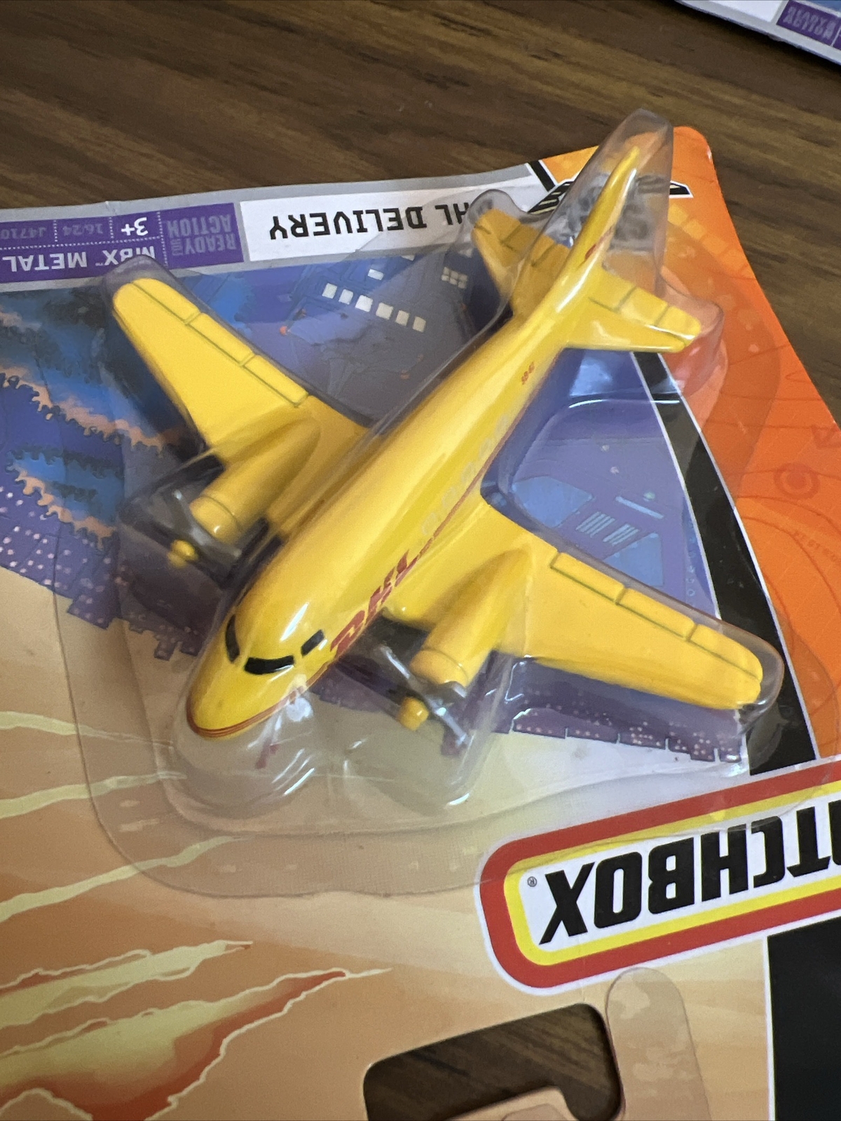 HTF! Matchbox Sky Busters DHL Delivery Transport Propeller Cargo Plane SB-62