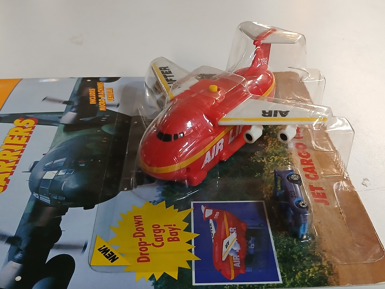 Air Lifter Jet Cargo Carrier w/Car – Micro Machines Super Carriers – 1990 Galoob