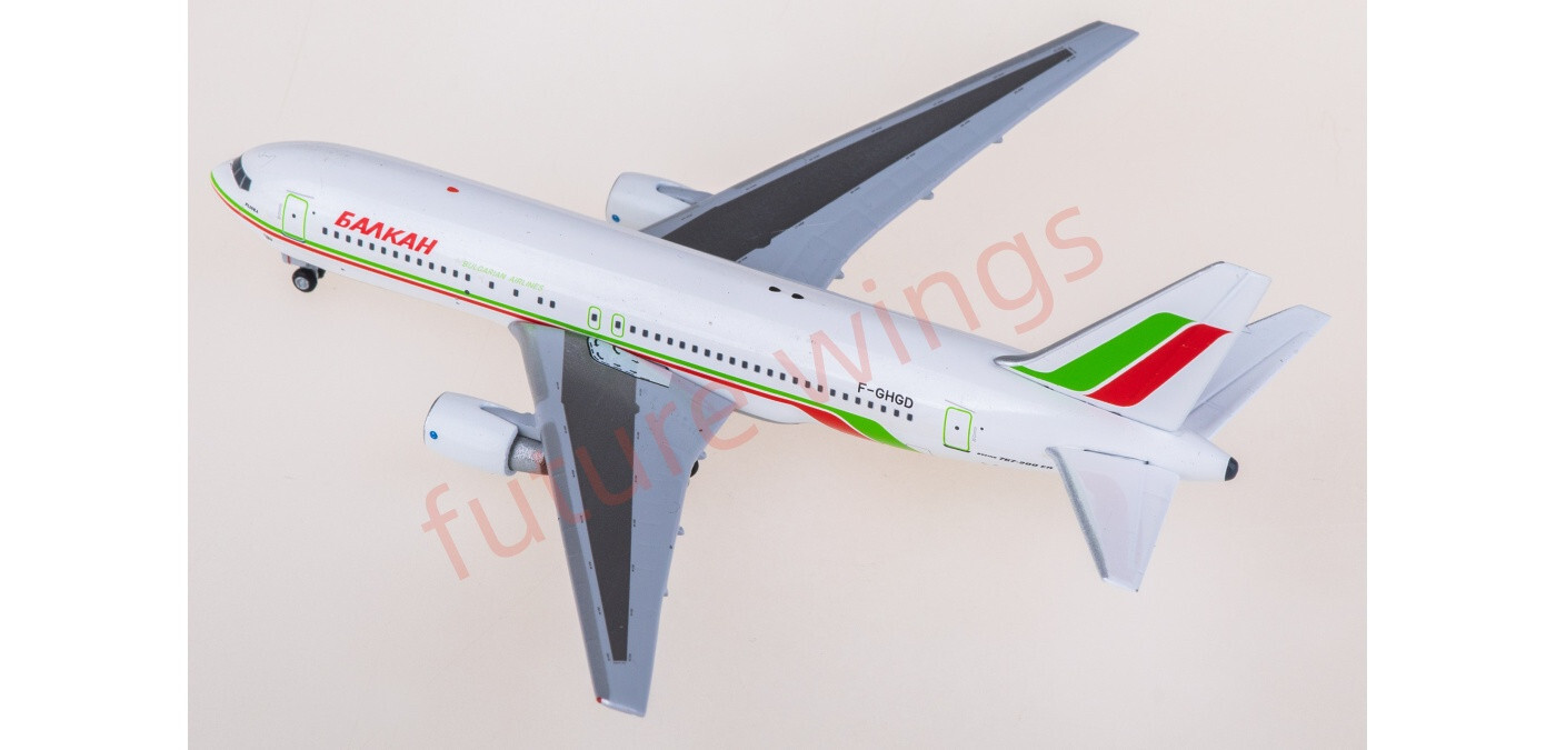 1:400 AeroClassics AC411399 Balkan Bulgarian Airlines B767-200 F-GHGD+Tractor