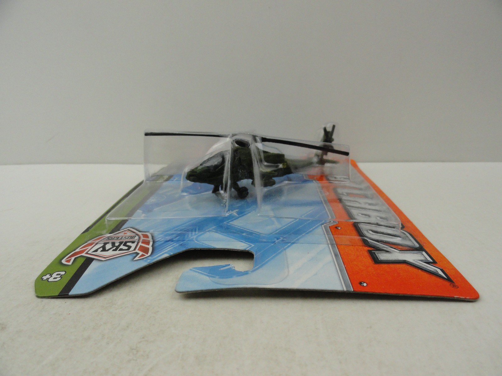 2012 Matchbox Sky Busters Headquarters Boeing AH-64 Apache Helicopter (Green)