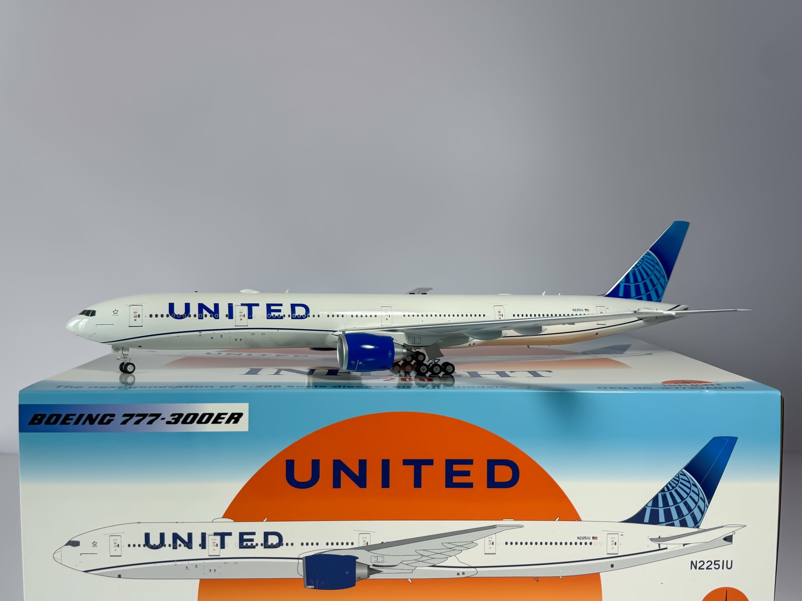 United Airlines Boeing 777-300ER 1:200 Inflight200 N2251U (IF773UA0725)