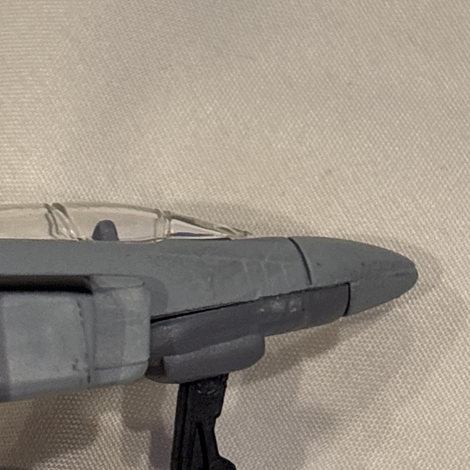 MAISTO TAILWINDS – F-4J PHANTOM II – FIGHTER PLANE – DIECAST AIRPLANE w/Stand