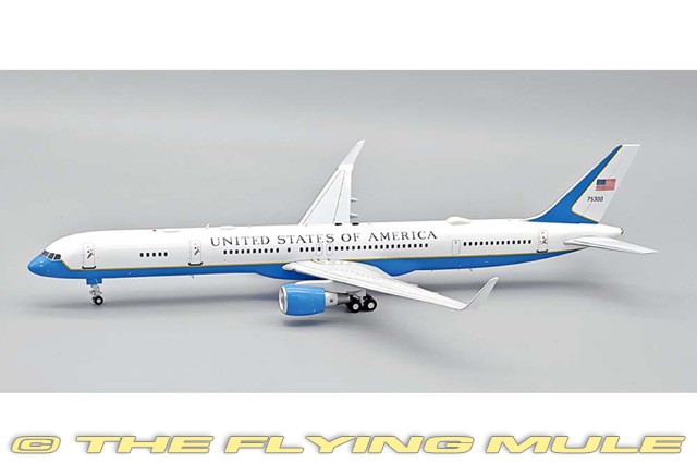 Inflight 1:200 C-32 USAF #75300 Fantasy Aircraft