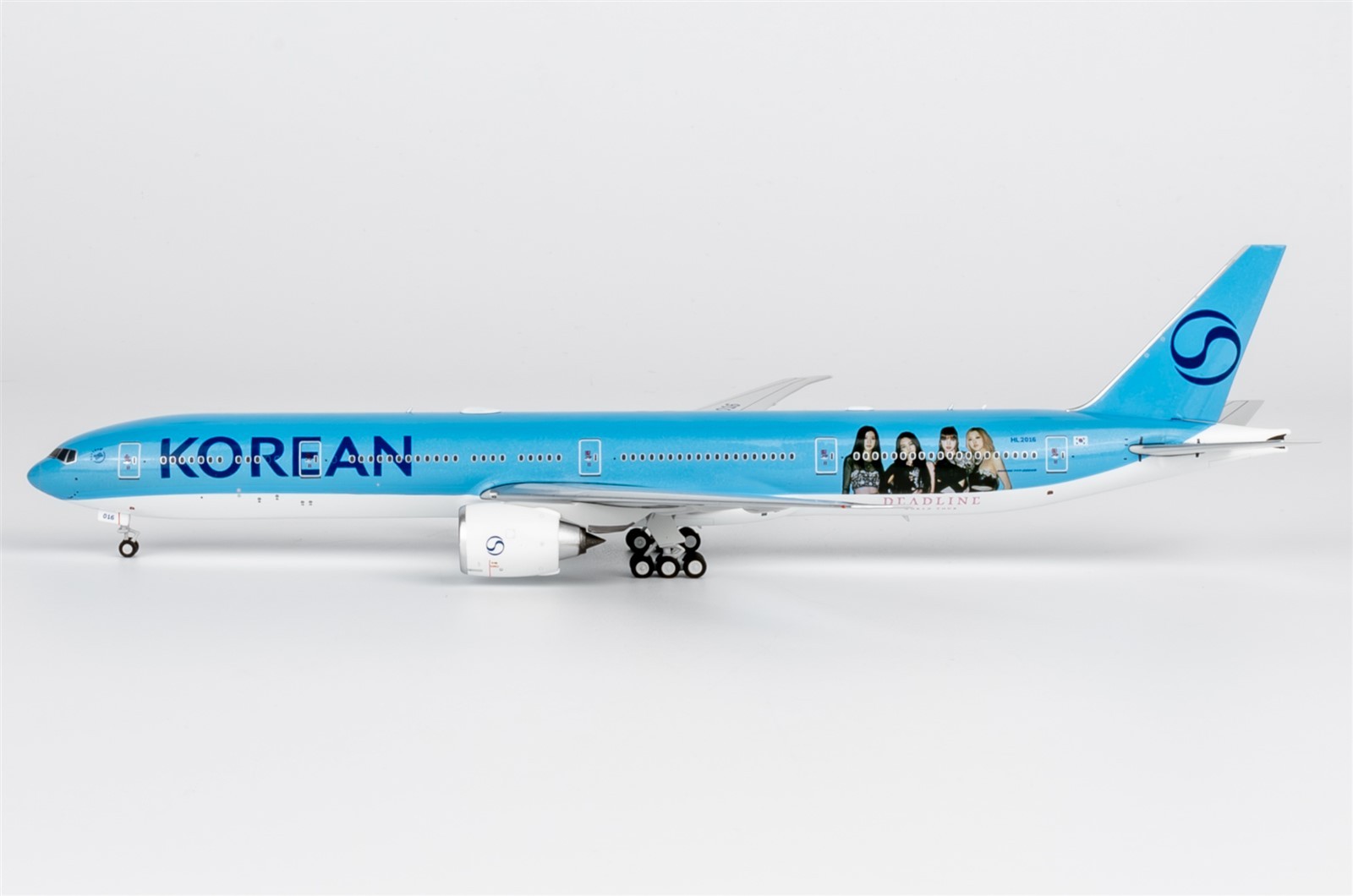 Korean Air Boeing 777-300ER HL2016 Black/Pink Ultimate 1:400 diecast NG Models