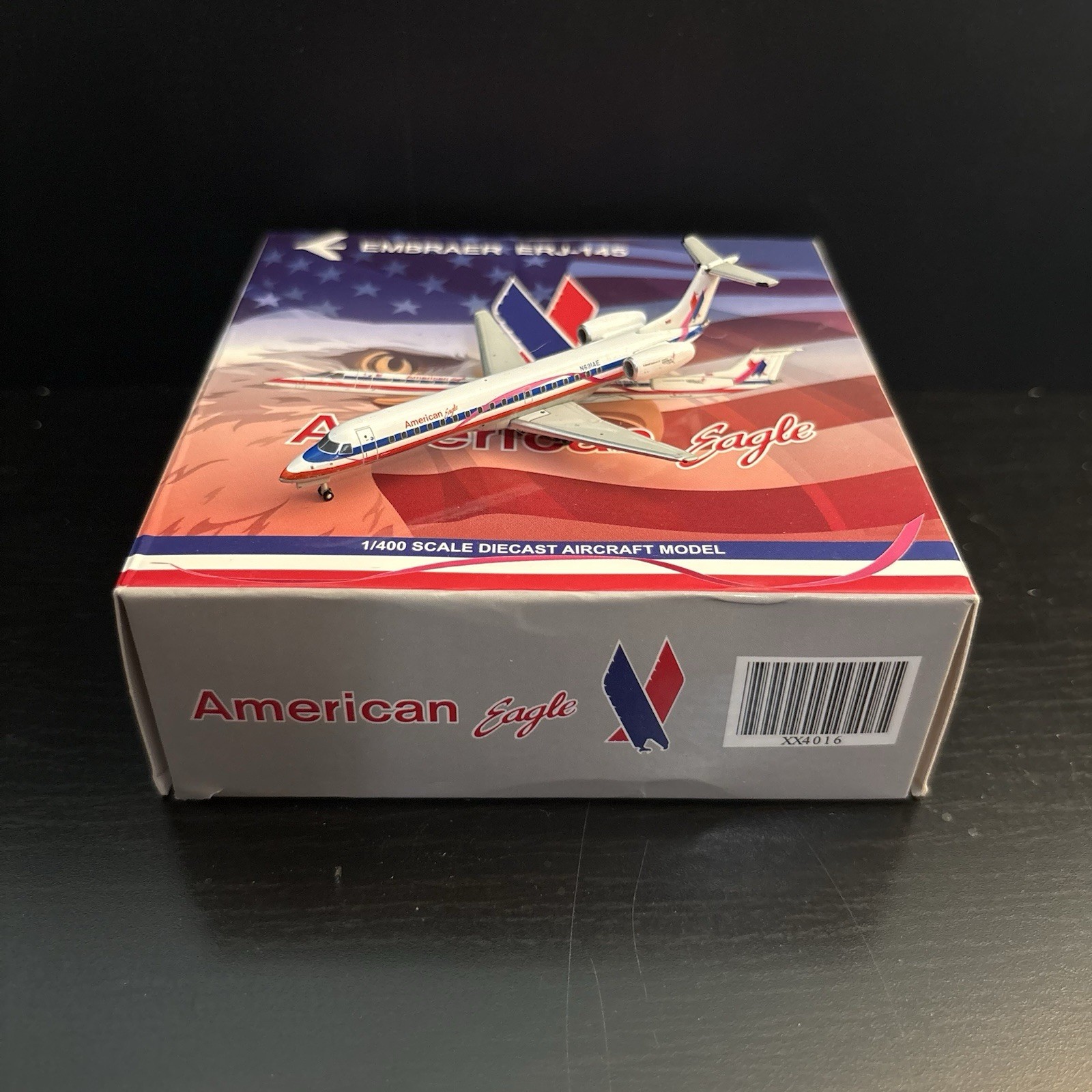JC Wings 1:400 American Eagle Embraer ERJ-145LR Ribbon XX4016 N691AE Scale Model