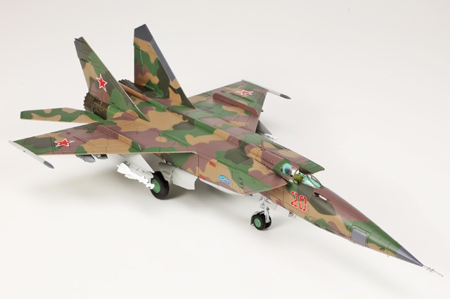 Hobby Master 1/72 MiG-25RBF Foxbat-D Red 20 Russian Air Force 47th GRAP
