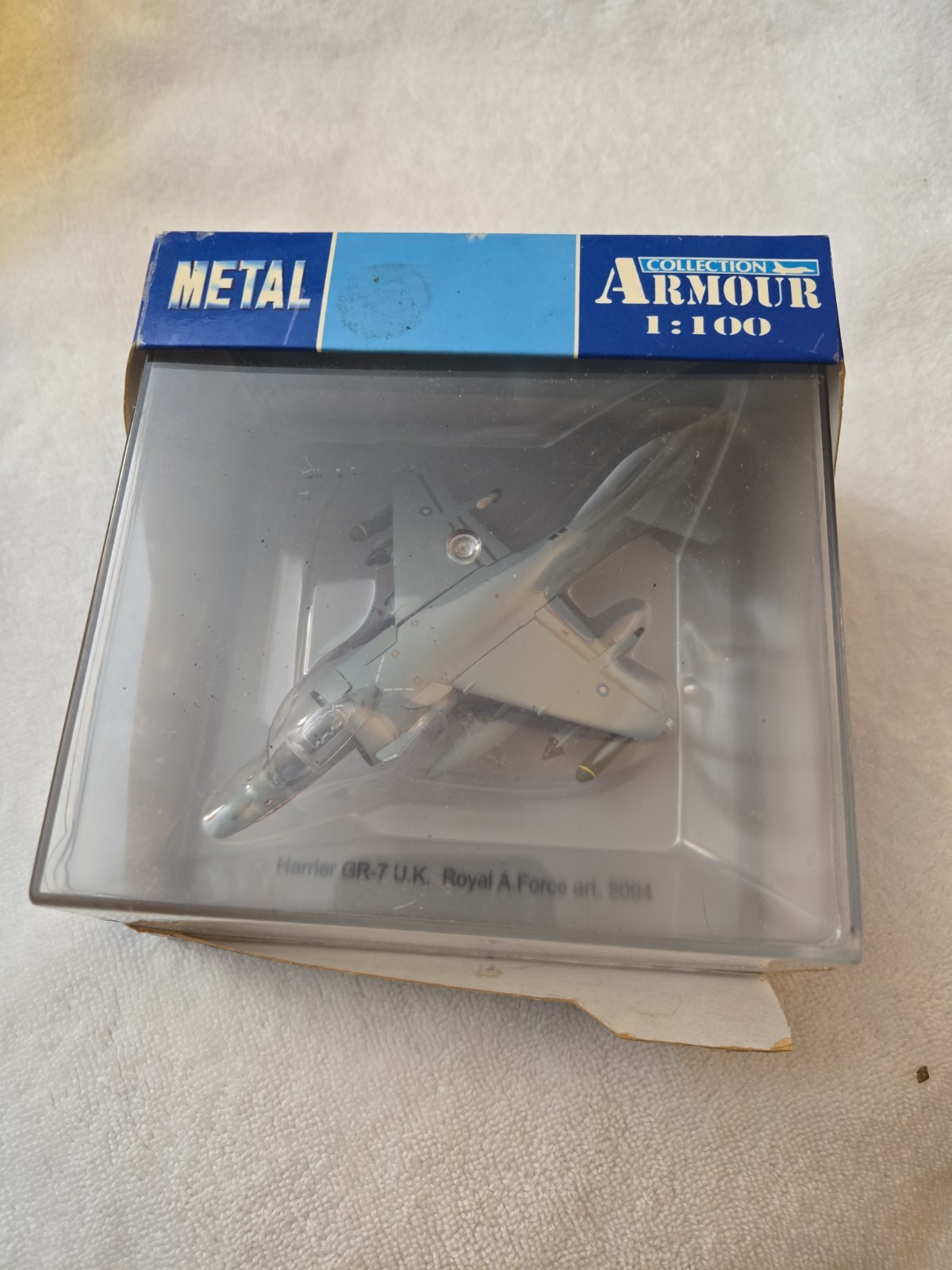 Armour collection 1:100 Harrier GR-7 Royal Air Force ART. 5094 READ