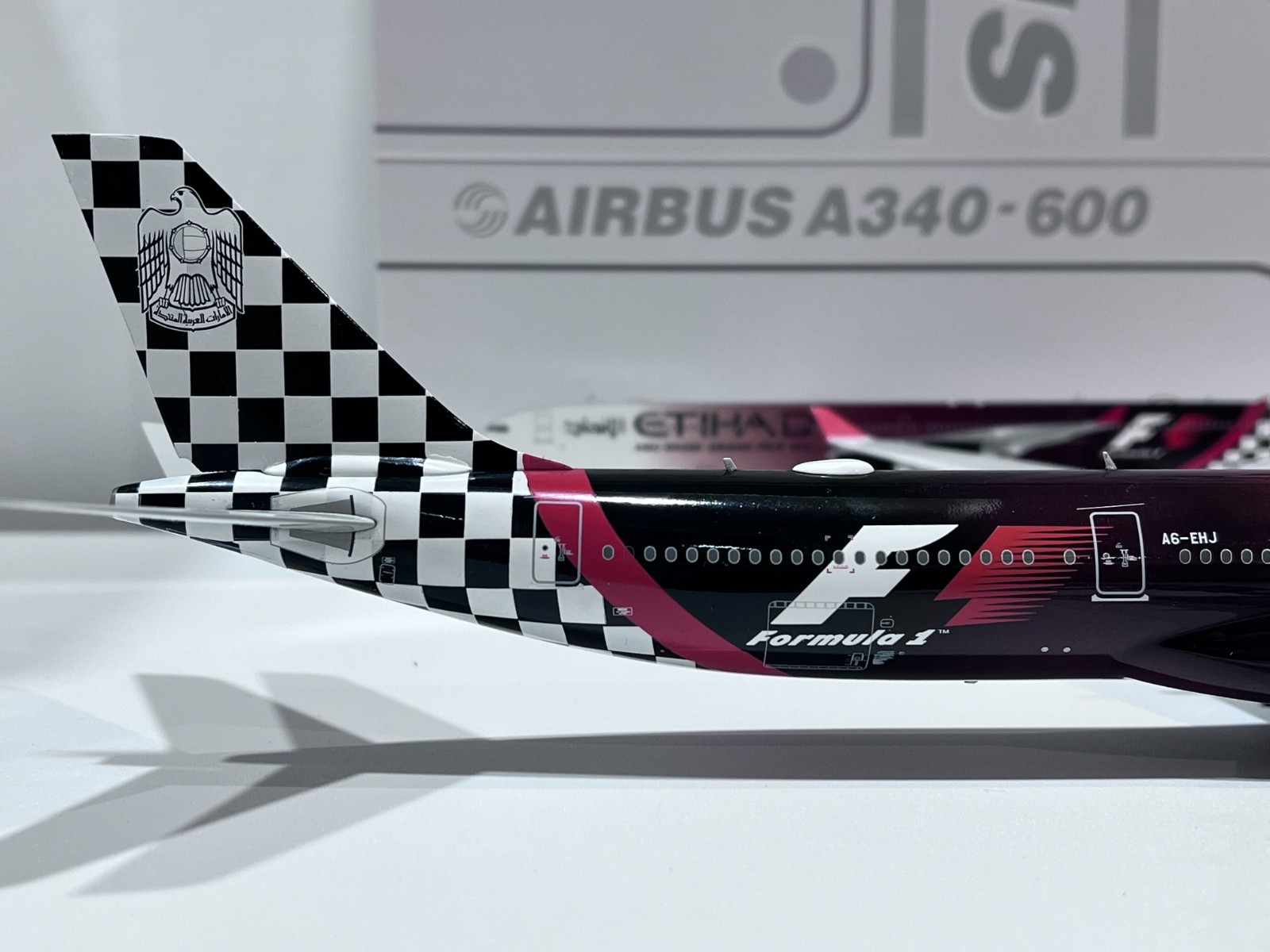 JC Wings 1:200 Etihad Airbus A340-600 Formula One F1 GOLD limited edition A6-EHJ