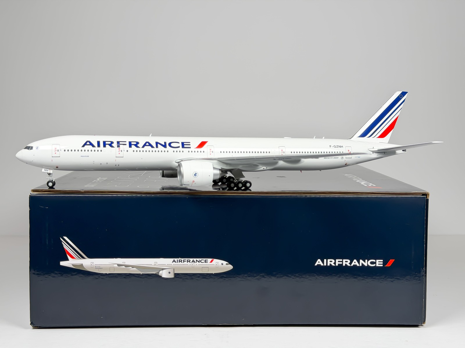 Air France Boeing 777-300ER 1:200 Gemini Jets F-GZNH (G2AFR1282)