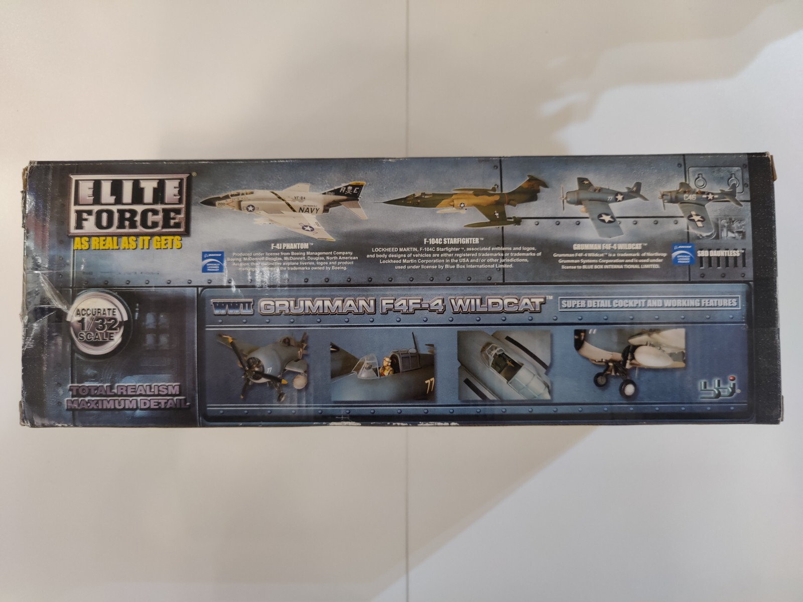 Very Rare Elite Force Total Realism WW2 Gumman F4F-4 WILDCAT NIB 2007