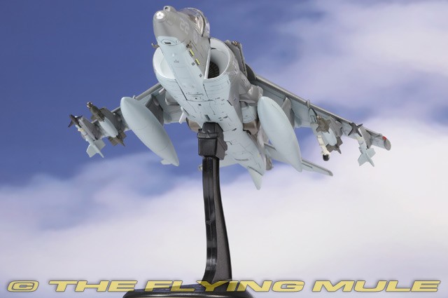 Hobby Master 1:72 AV-8B Harrier II USMC VMA-211 Wake Island Avengers CF22
