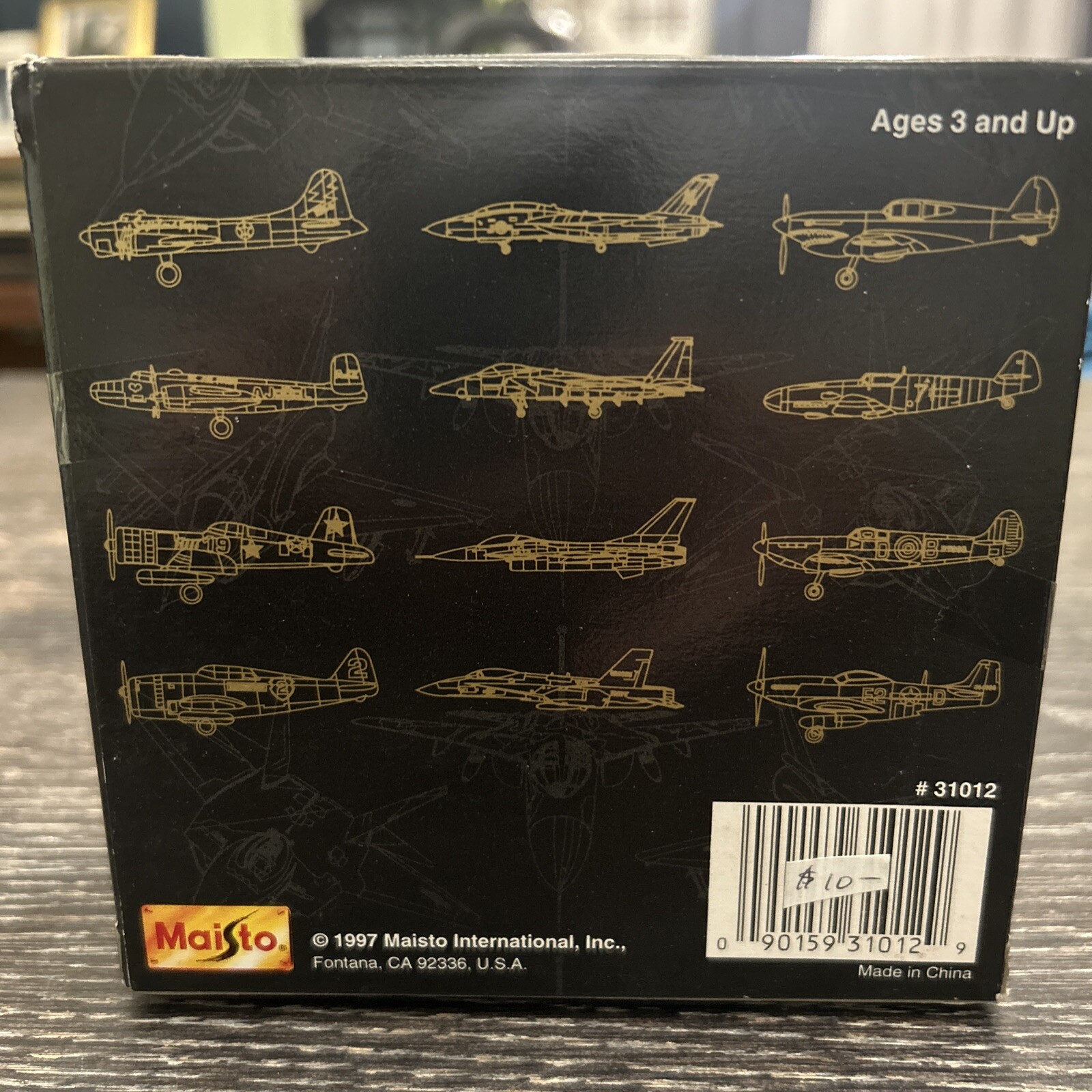 Maisto Special Edition P-47 Thunderbolt Diecast Airplane
