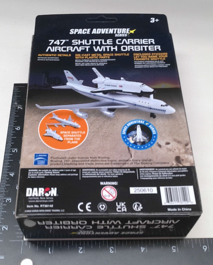 Boeing 747 Shuttle Carrier Orbiter Space Adventur NASA Diecast Daron RT38142 NEW
